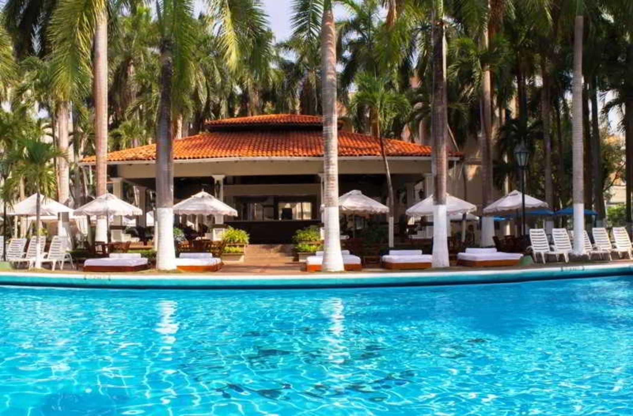 Hotel El Prado Barranquilla  Eksteriør billede The pool at the Sheraton Nha Trang Hotel & Spa Resort