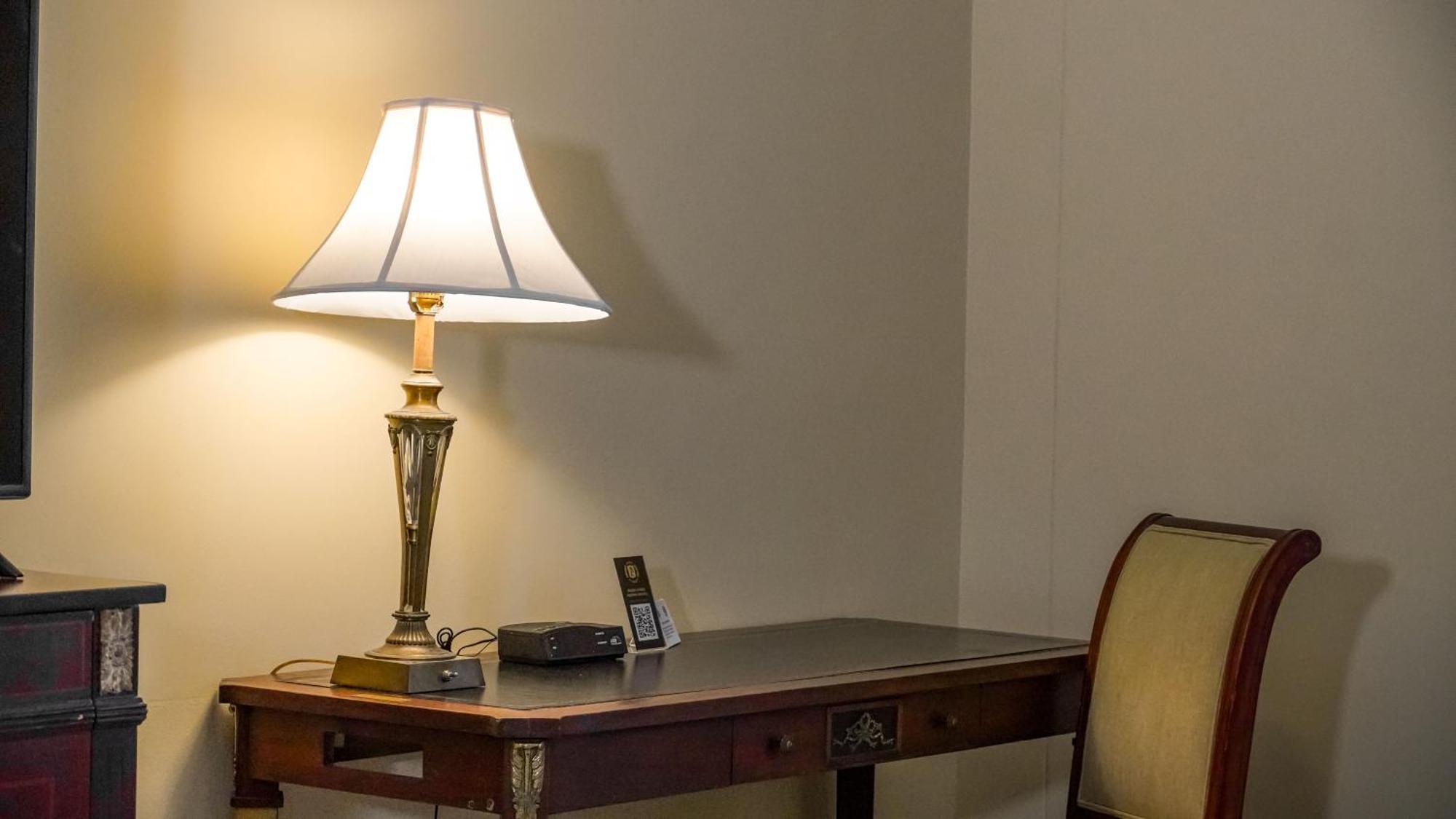 Hotel El Prado Barranquilla  Eksteriør billede A table lamp