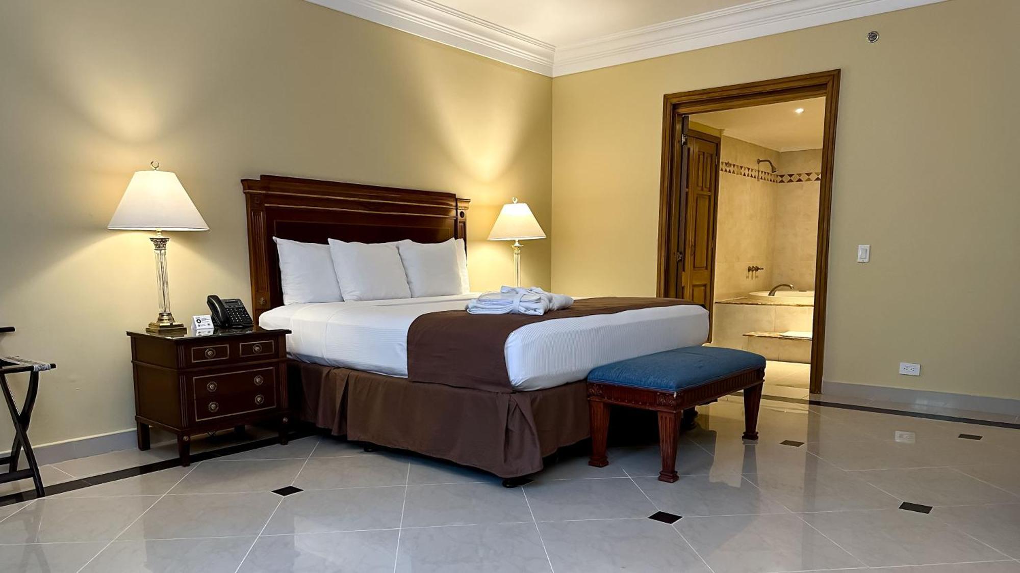Hotel El Prado Barranquilla  Eksteriør billede A bedroom at the hotel