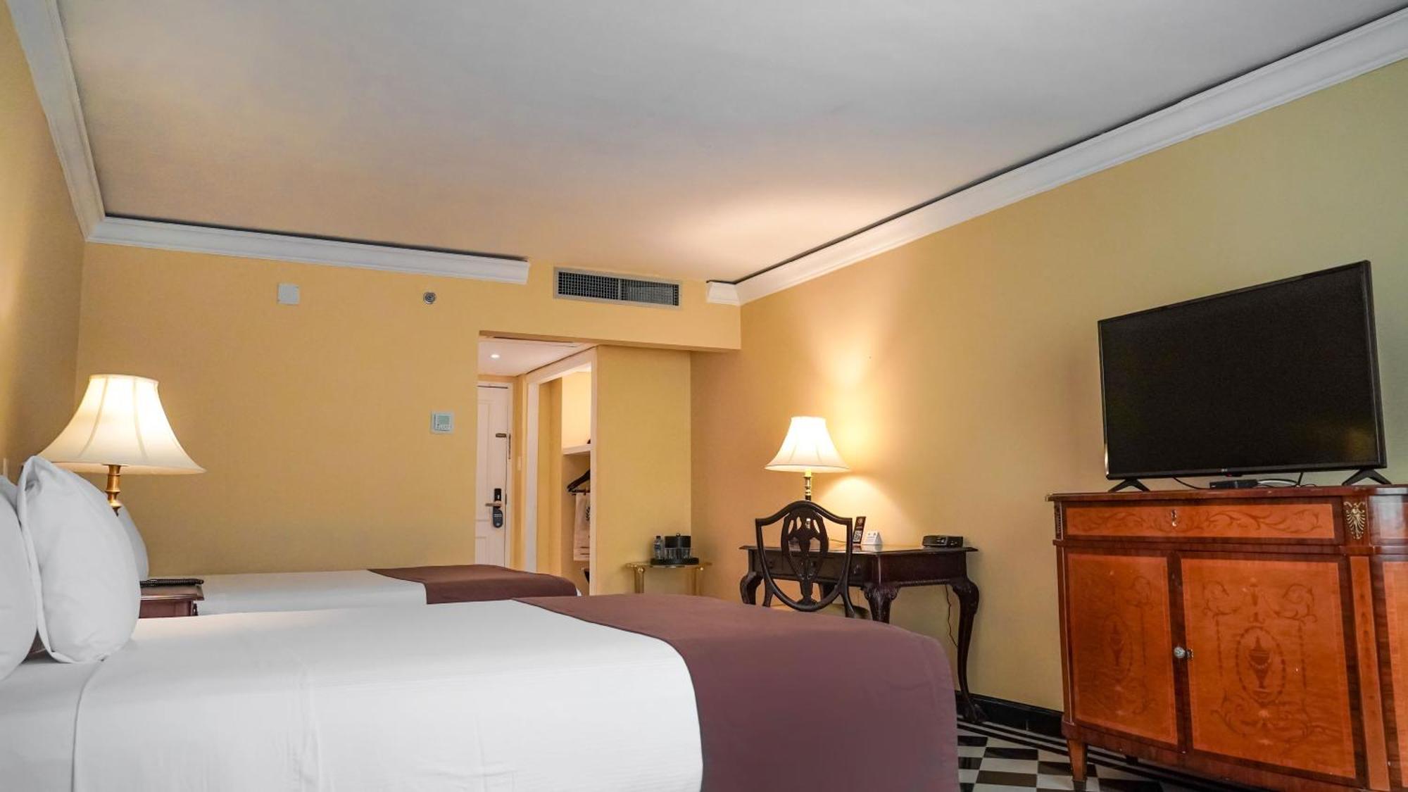 Hotel El Prado Barranquilla  Eksteriør billede A room at the hotel
